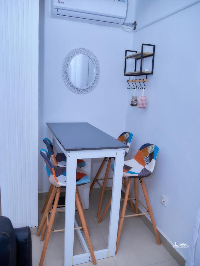 Naiveli-Palm Appartement Meuble Sobre Et Chic Douala Exterior foto