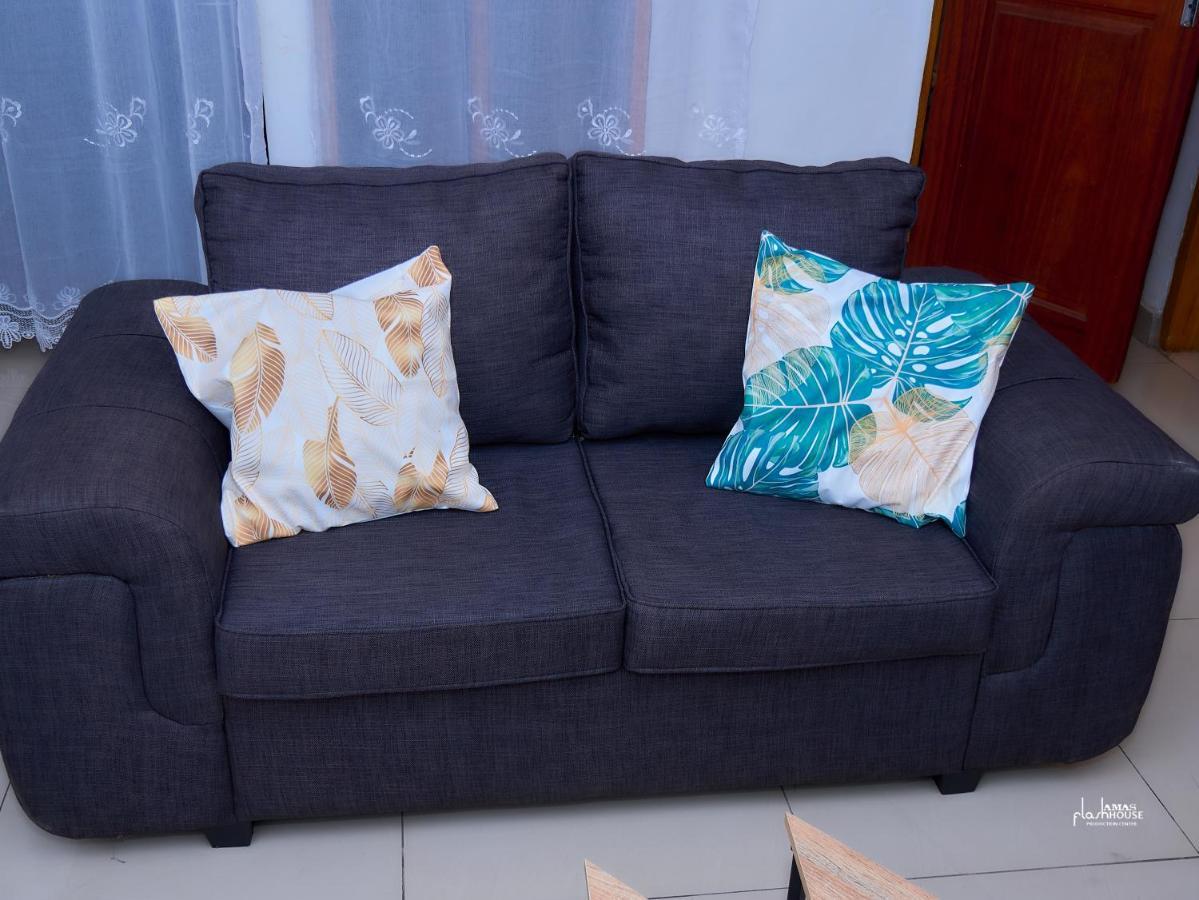 Naiveli-Palm Appartement Meuble Sobre Et Chic Douala Exterior foto