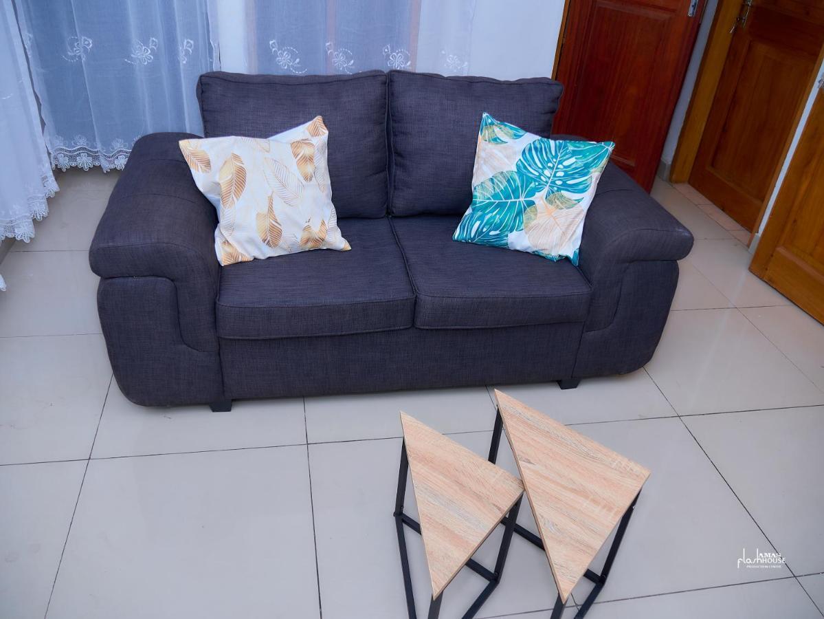 Naiveli-Palm Appartement Meuble Sobre Et Chic Douala Exterior foto
