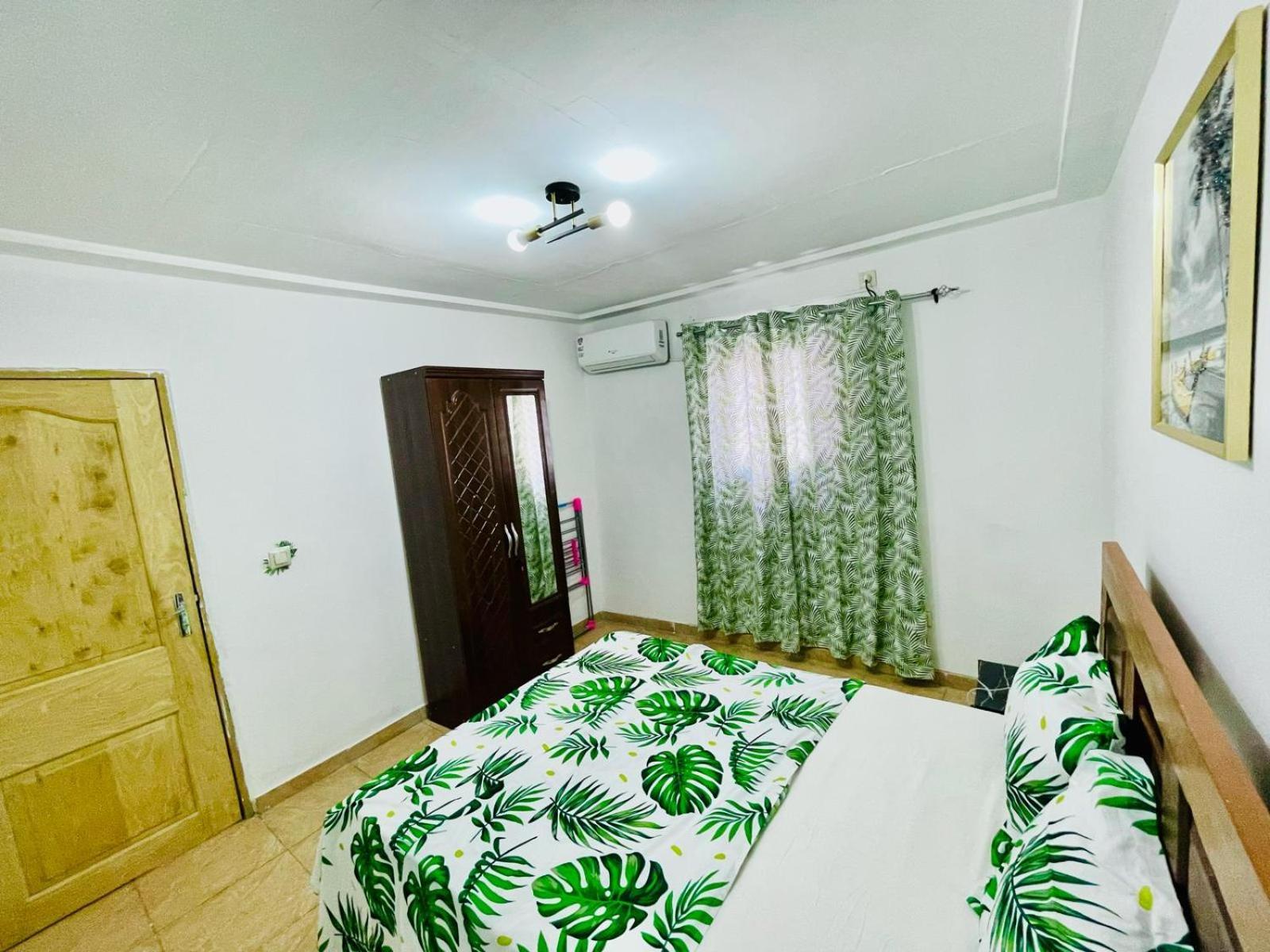 Naiveli-Palm Appartement Meuble Sobre Et Chic Douala Exterior foto